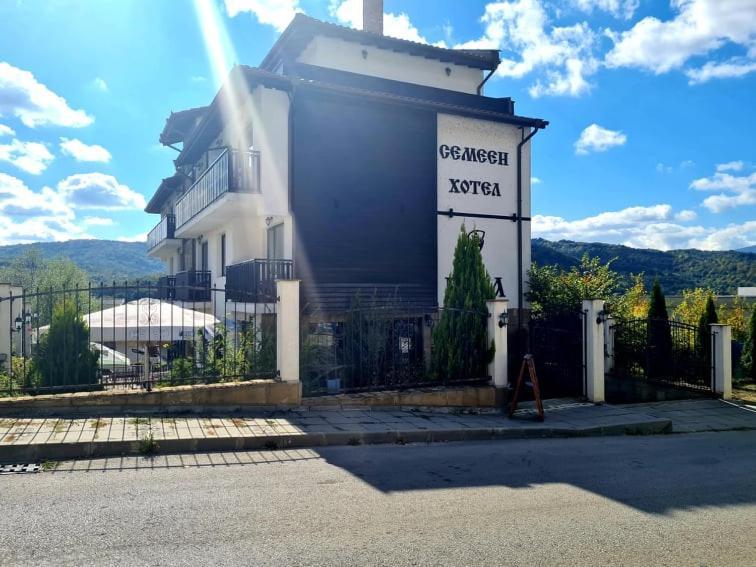 Family Hotel Bela ตริยาฟนา ภายนอก รูปภาพ