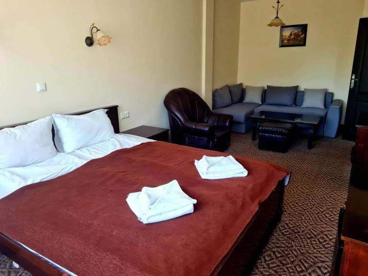 Family Hotel Bela ตริยาฟนา ภายนอก รูปภาพ